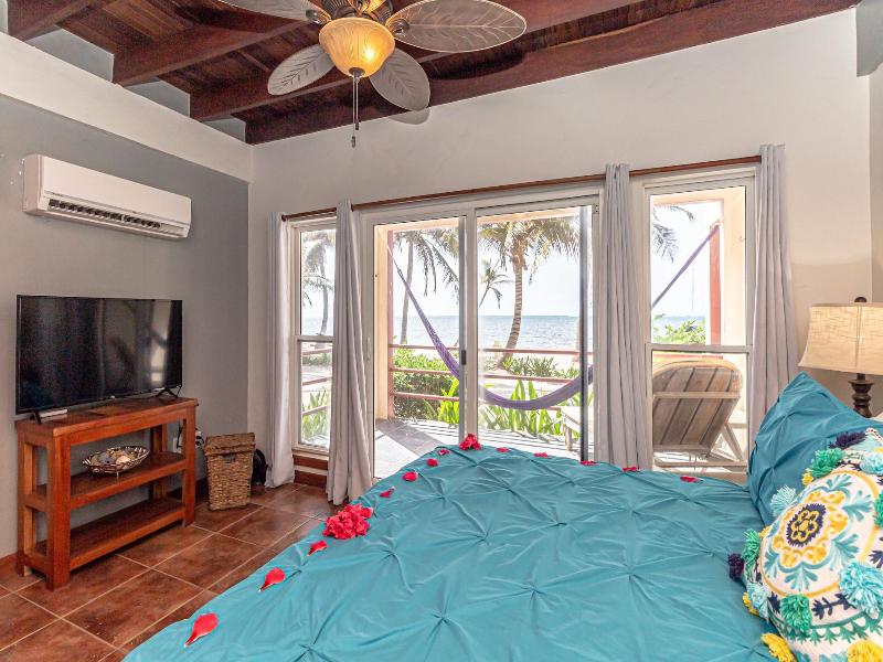 Tres Cocos Resort image