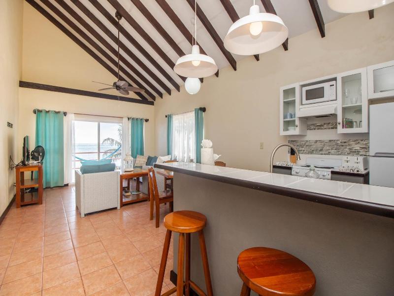 Tres Cocos Resort image