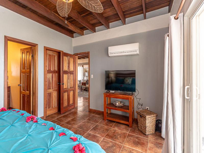 Tres Cocos Resort image