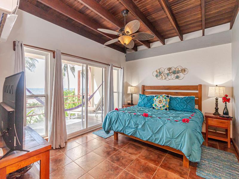 Tres Cocos Resort image