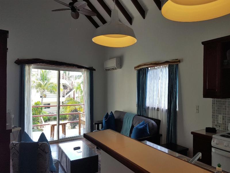 Tres Cocos Resort image