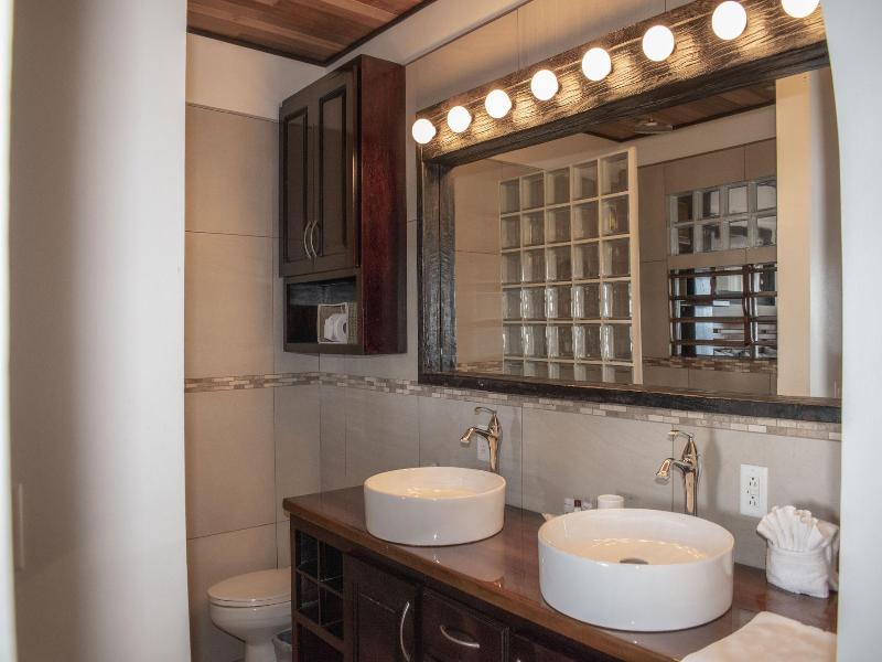 Tres Cocos Resort image