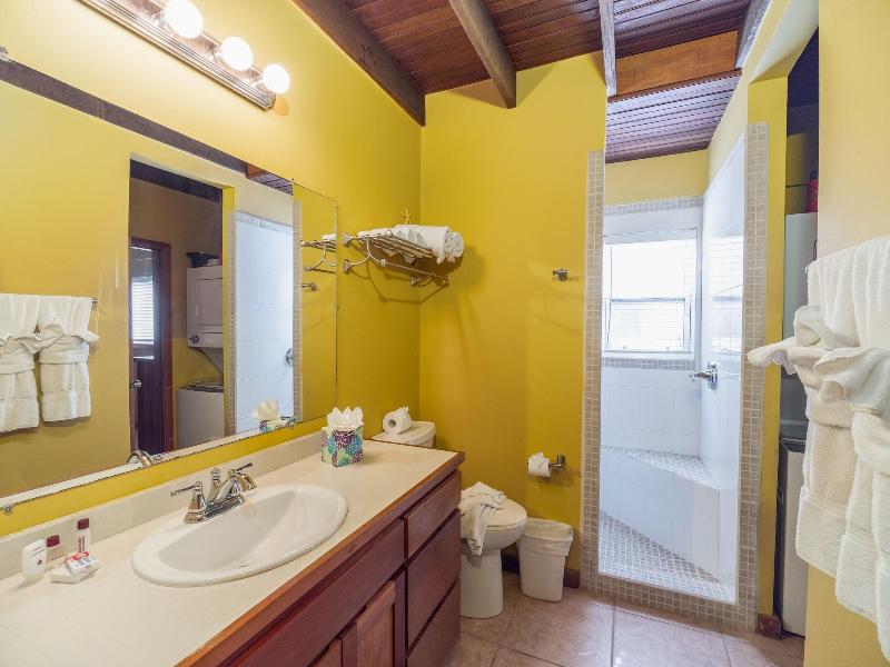Tres Cocos Resort image