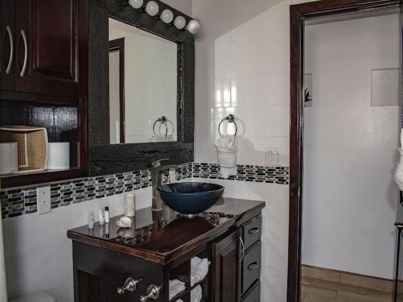 Tres Cocos Resort image