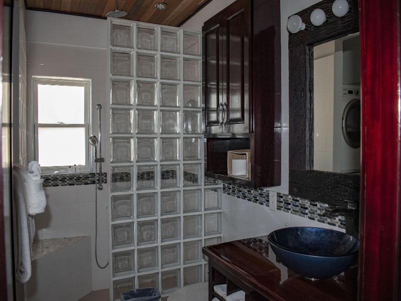 Tres Cocos Resort image
