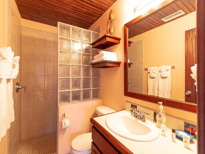 Tres Cocos Resort image