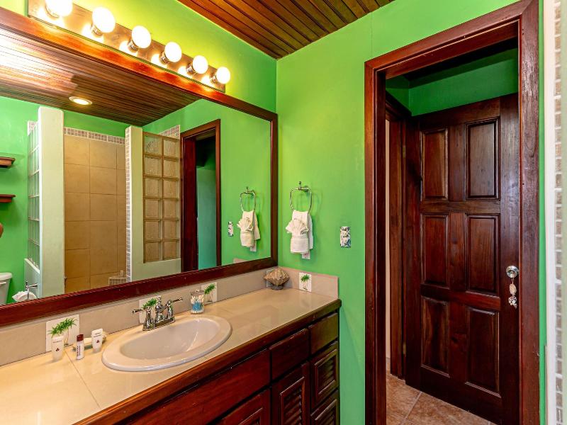 Tres Cocos Resort image
