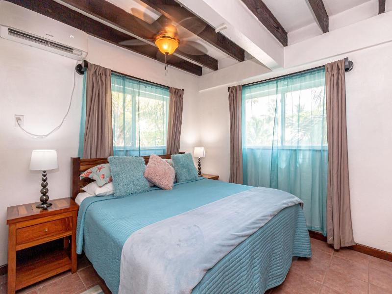 Tres Cocos Resort image