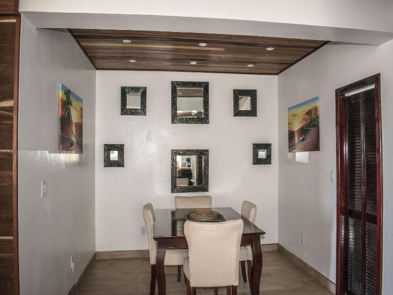 Tres Cocos Resort image