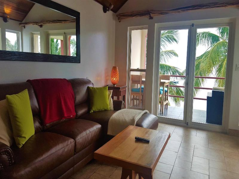 Tres Cocos Resort image
