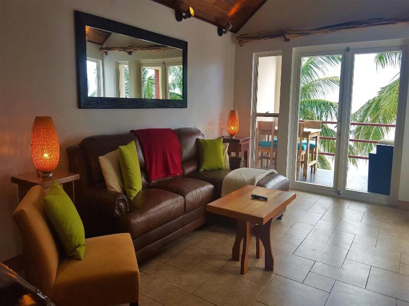 Tres Cocos Resort image