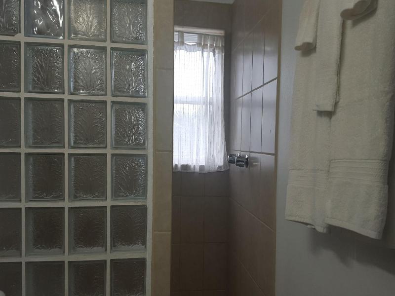 Tres Cocos Resort image