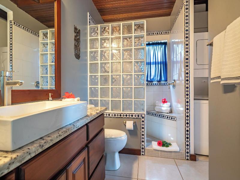 Tres Cocos Resort image
