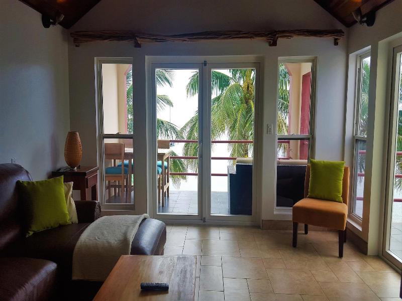 Tres Cocos Resort image