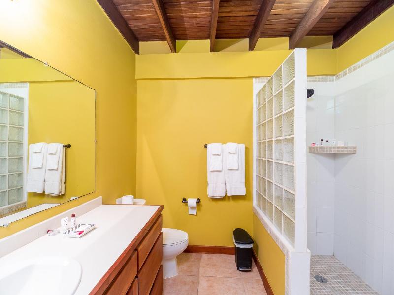 Tres Cocos Resort image