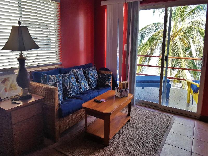 Tres Cocos Resort image