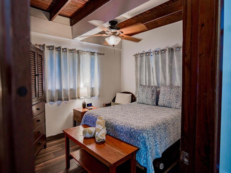 Tres Cocos Resort image