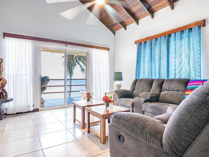 Tres Cocos Resort image