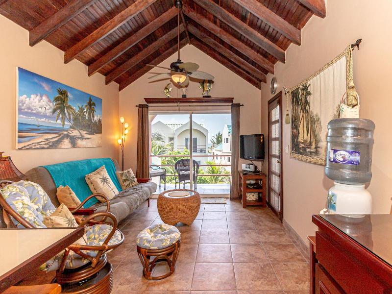 Tres Cocos Resort image