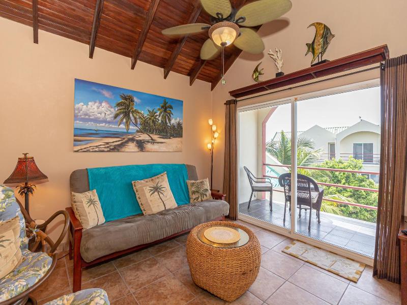 Tres Cocos Resort image