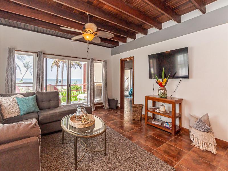 Tres Cocos Resort image