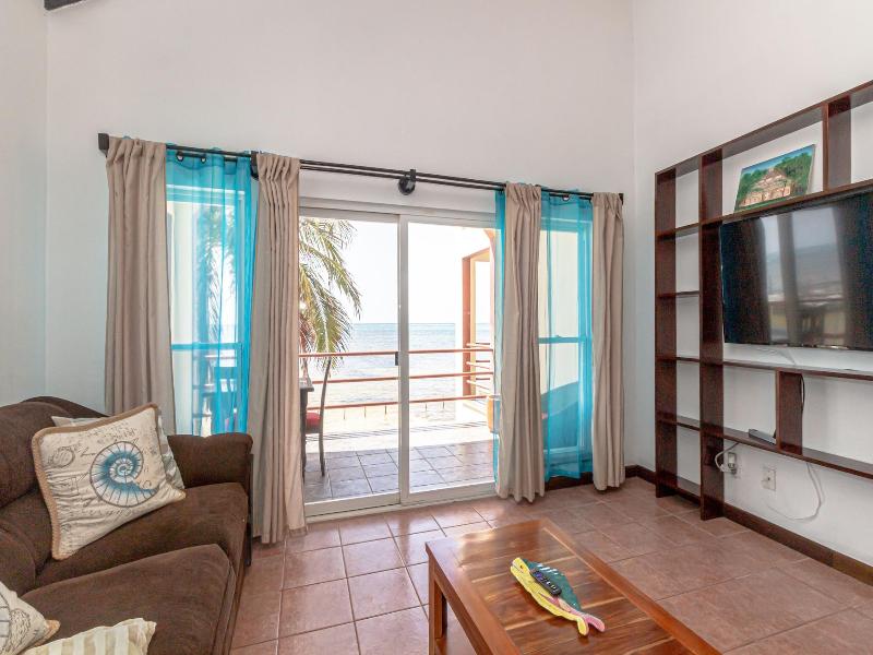 Tres Cocos Resort image