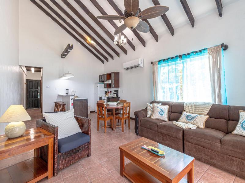 Tres Cocos Resort image
