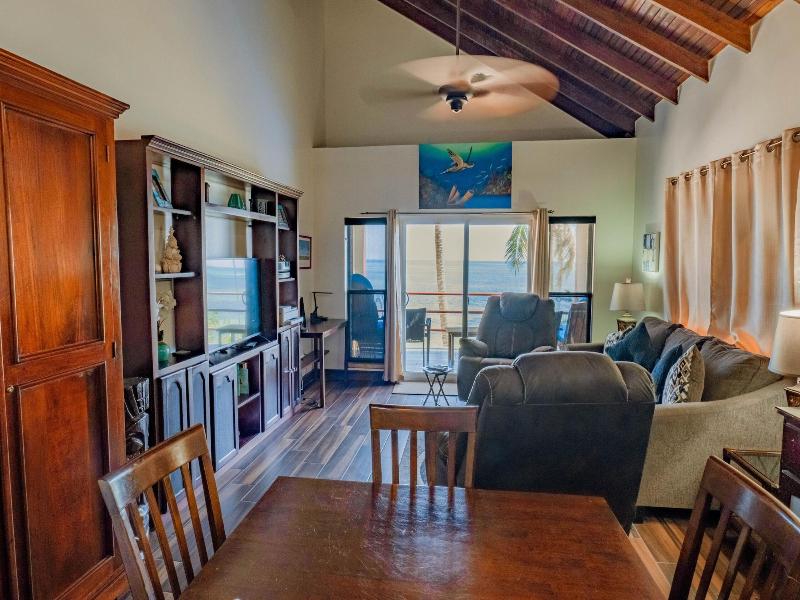 Tres Cocos Resort image