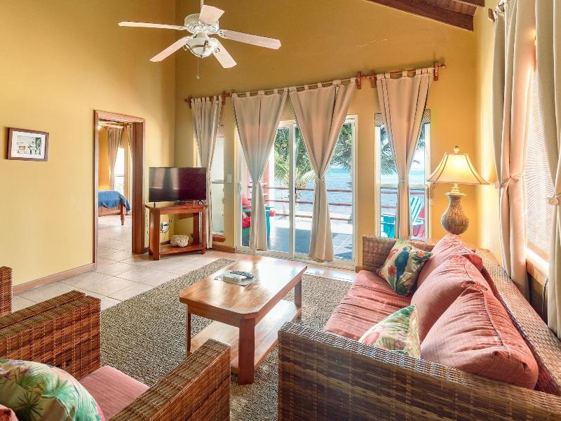 Tres Cocos Resort image