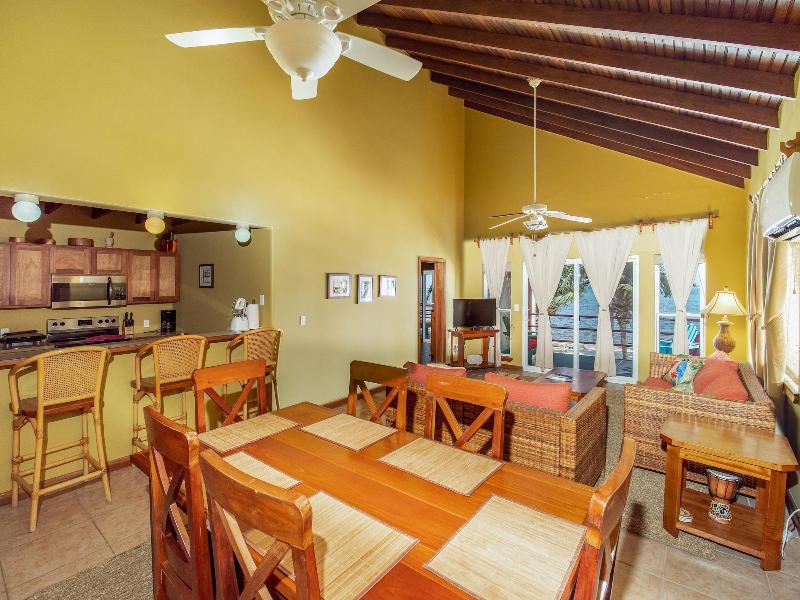 Tres Cocos Resort image
