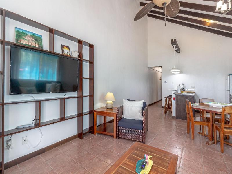 Tres Cocos Resort image