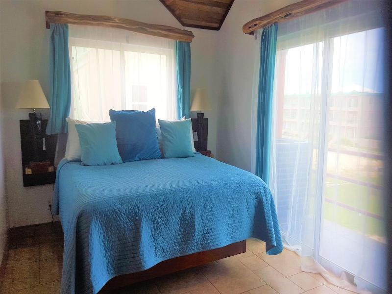Tres Cocos Resort image