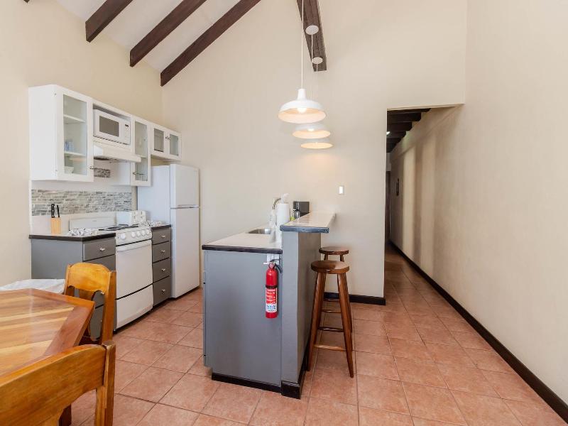 Tres Cocos Resort image