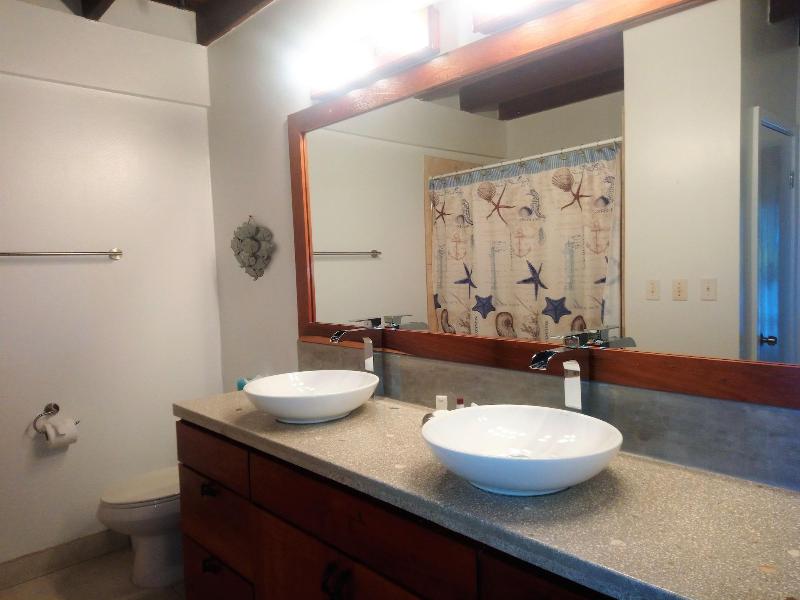 Tres Cocos Resort image