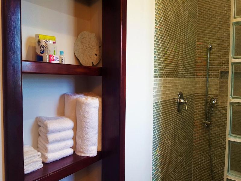 Tres Cocos Resort image