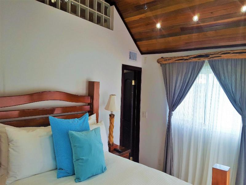 Tres Cocos Resort image
