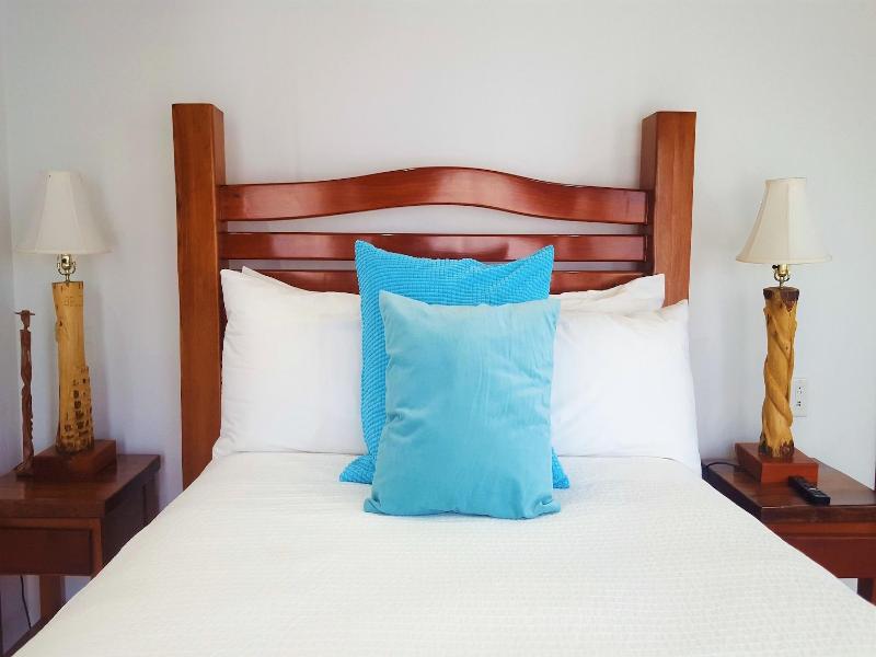 Tres Cocos Resort image