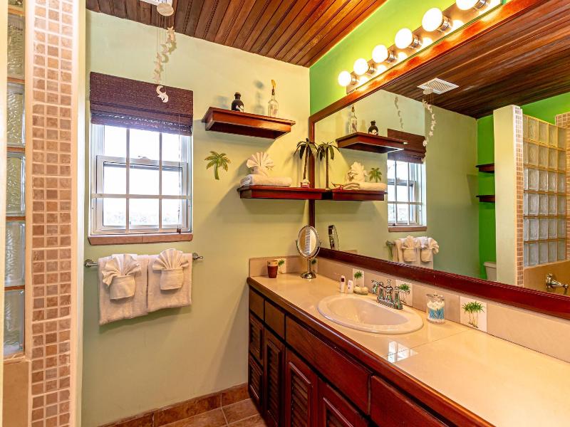 Tres Cocos Resort image