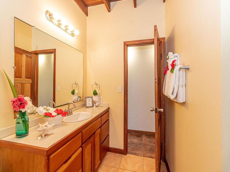 Tres Cocos Resort image
