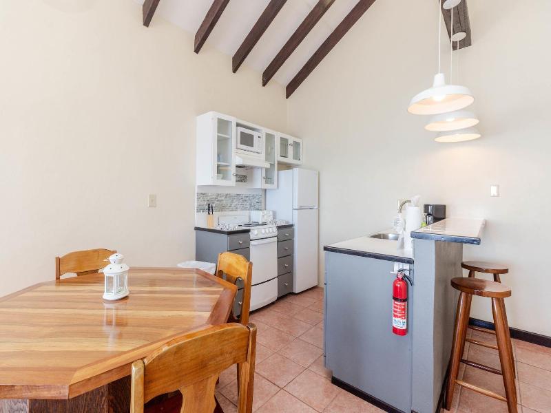Tres Cocos Resort image