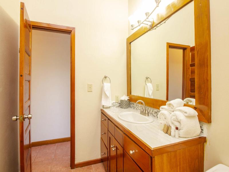 Tres Cocos Resort image