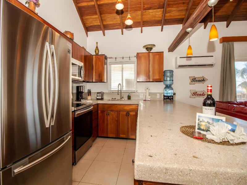 Tres Cocos Resort image