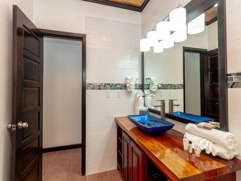 Tres Cocos Resort image