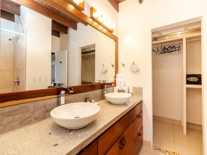 Tres Cocos Resort image