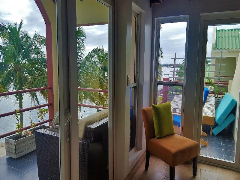 Tres Cocos Resort image