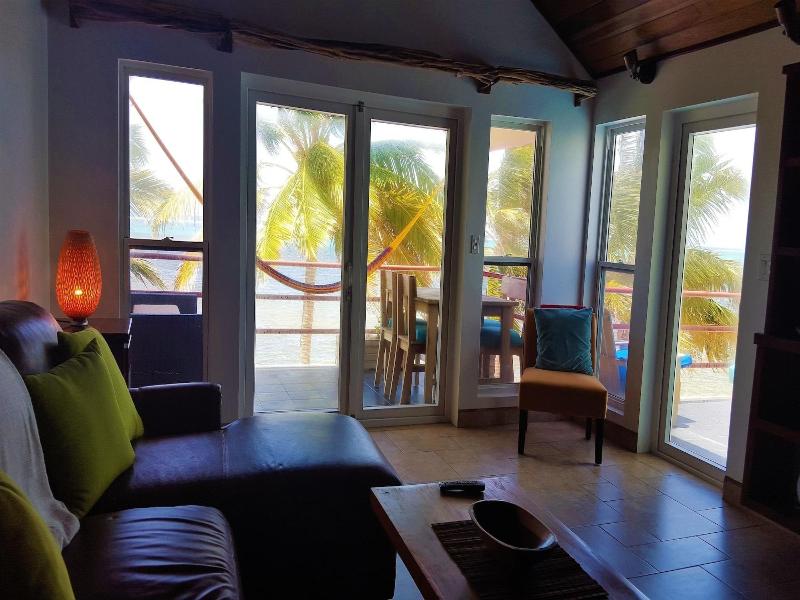 Tres Cocos Resort image