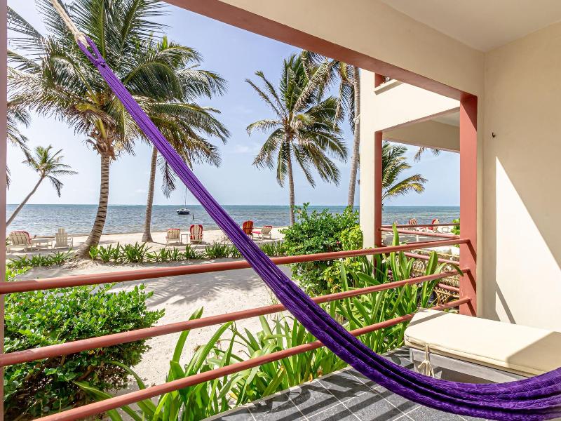 Tres Cocos Resort image