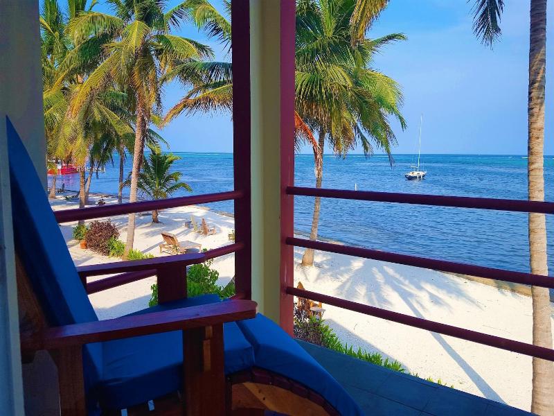 Tres Cocos Resort image