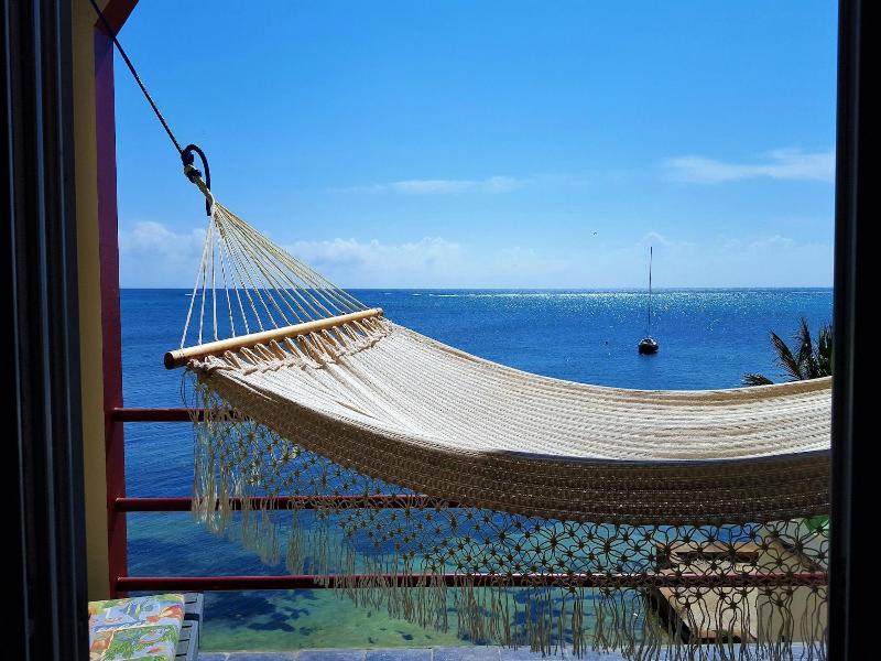 Tres Cocos Resort image