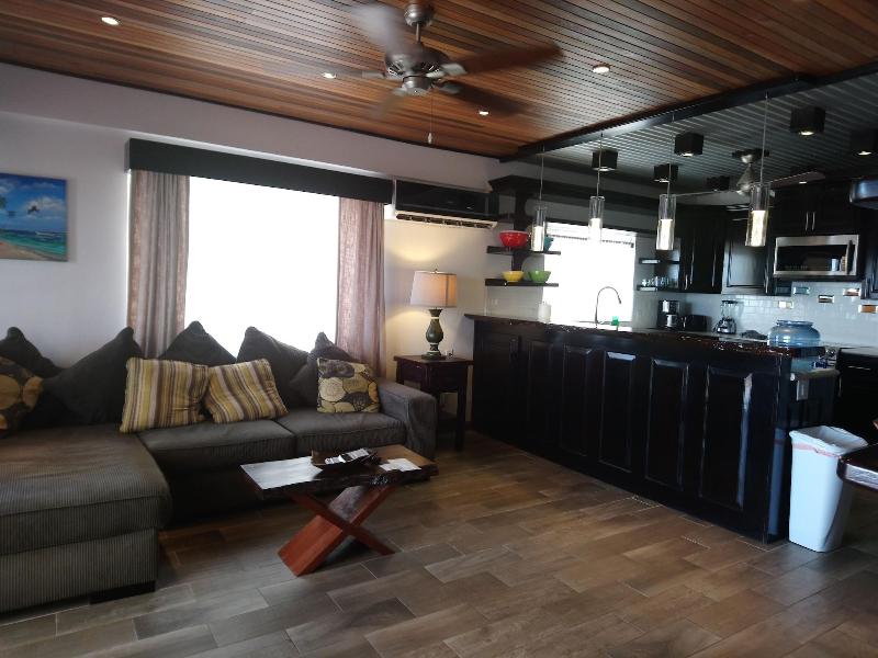 Tres Cocos Resort image